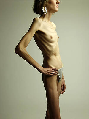 skinny matures love posing nude