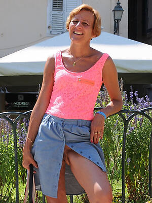 old woman upskirt adult home pics