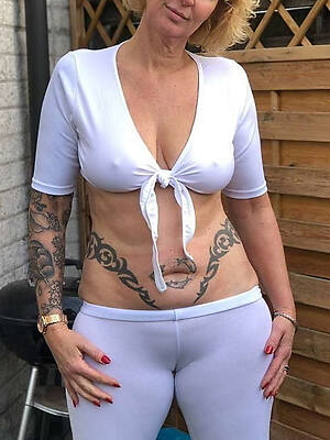 hot mature cameltoe gallery