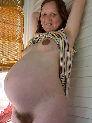 naked mature pregnant tits