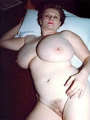 beautiful full-grown lady boobs pics