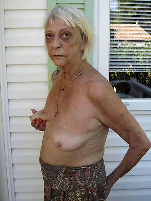 grown-up grannies in the buff amature mature residence pics